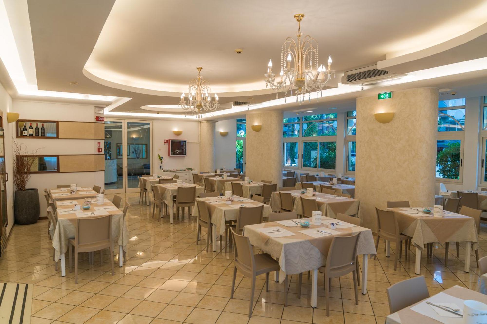 Hotel Europa Морской Милан Экстерьер фото