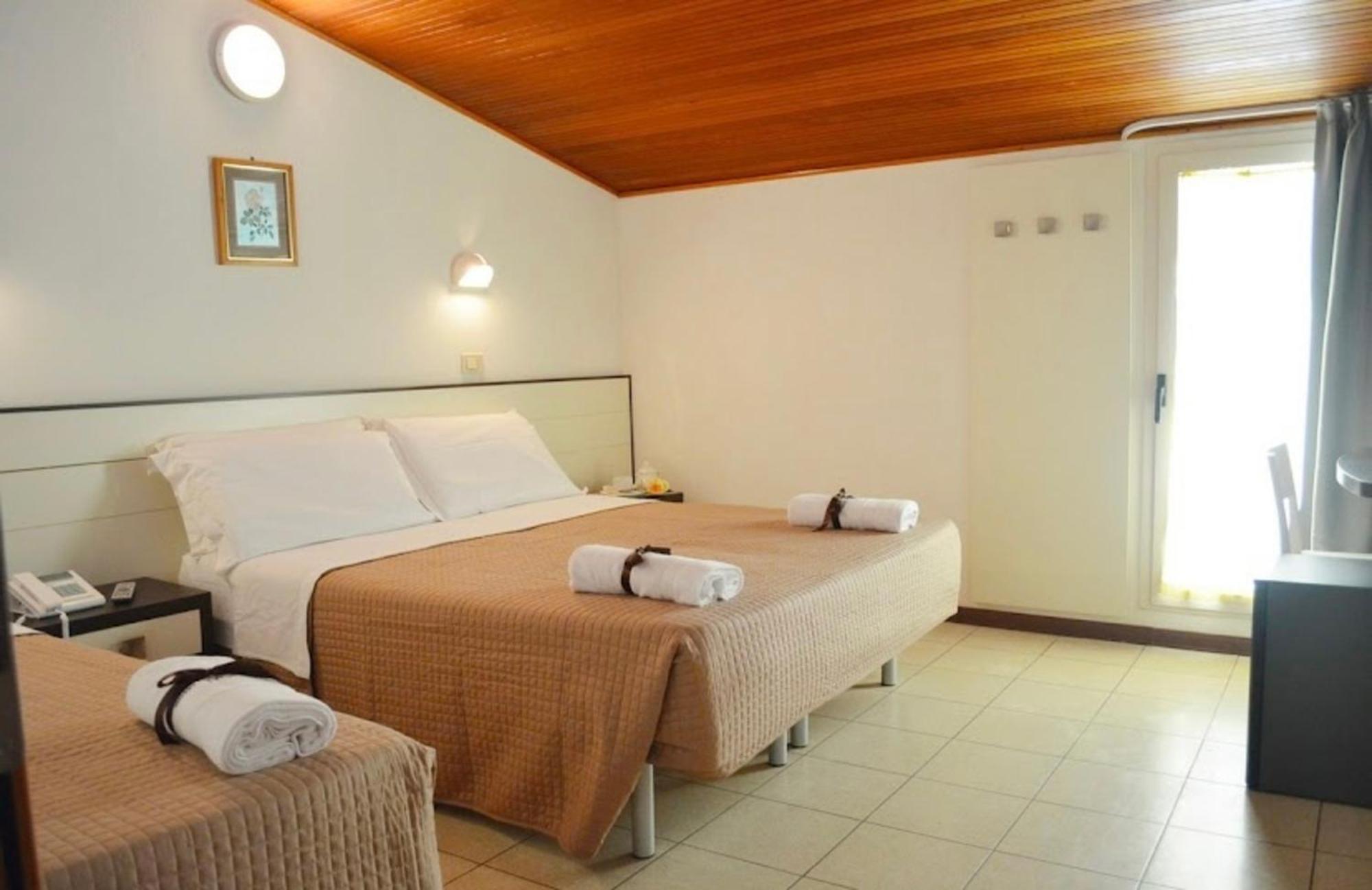 Hotel Europa Морской Милан Номер фото